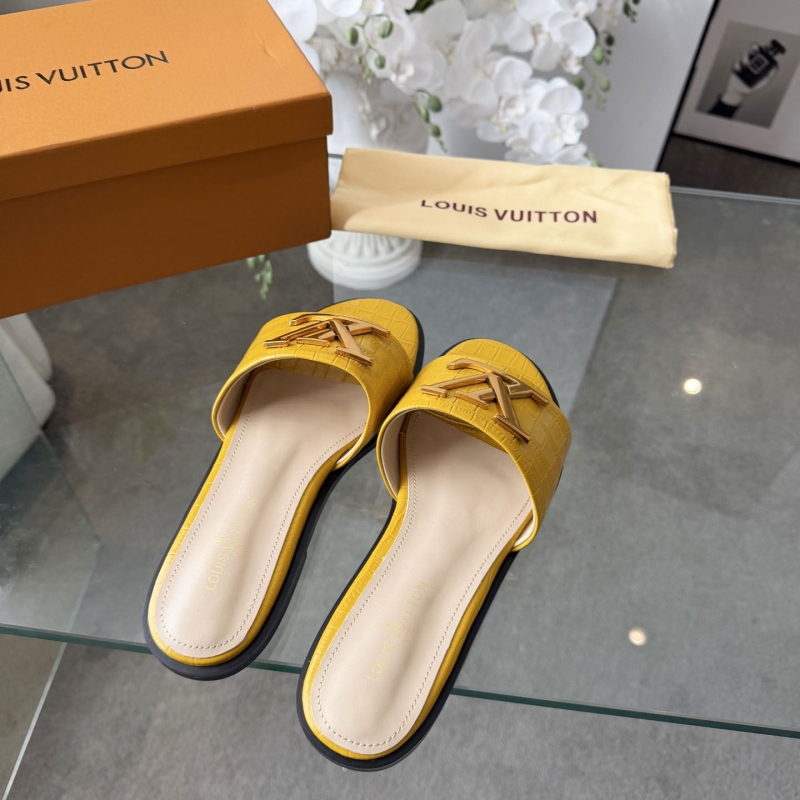 l0vis Vvtt0n slippers